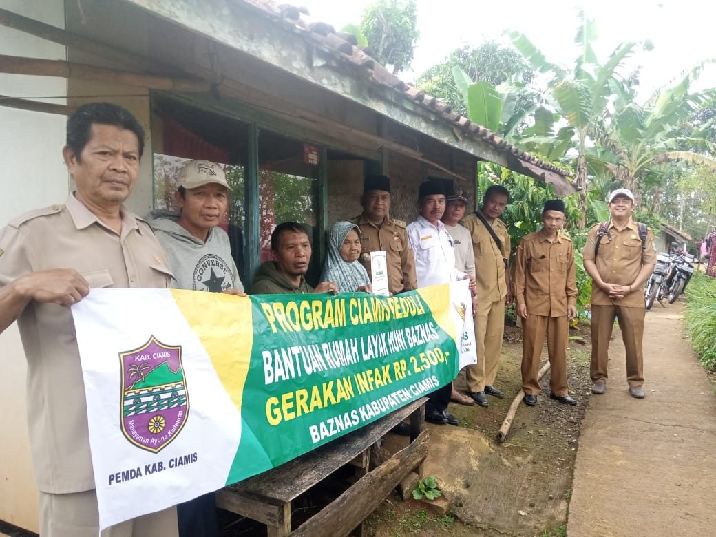 Baznas Kabupaten Ciamis, Berikan Bantuan Rutilahu Ke Pemdes Sukajaya – Rajadesa