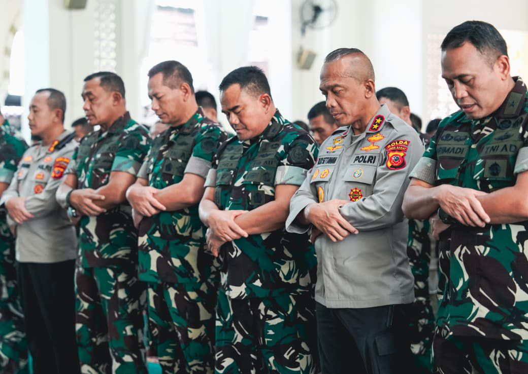 Sholat Ghaib, Kapolda Jabar dan Pangdam III/Siliwangi Doa Bersama untuk Keselamatan Jawa Barat