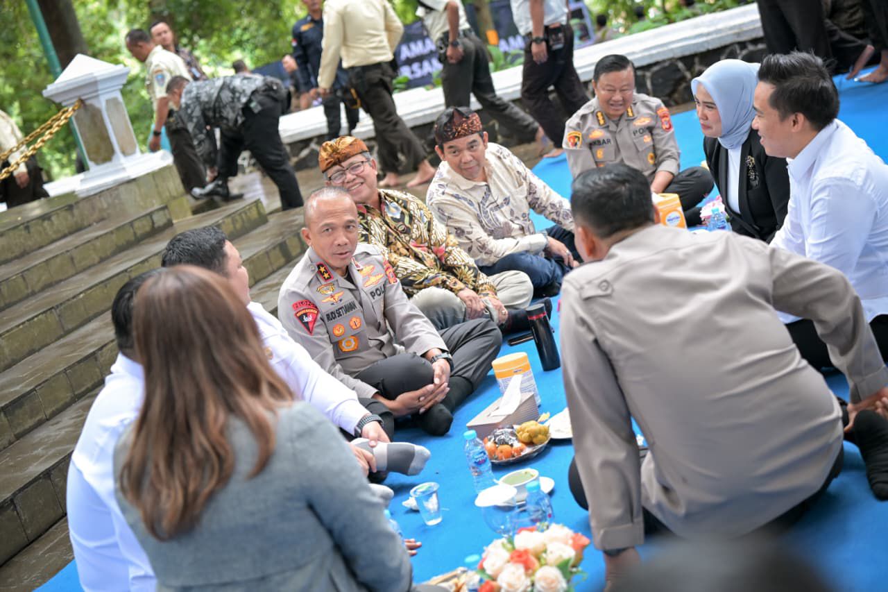 Kapolda Jabar Ajak Satpam Perkuat Sinergi Jaga Keamanan Lingkungan dalam Ngariung Sauyunan Jaga Lembur, Pada HUT Satpam ke-45