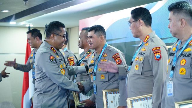 *Kabid Humas Polda Jabar Raih Juara 1 Cipta Trending Topik di Rakernis Humas Polri 2026*