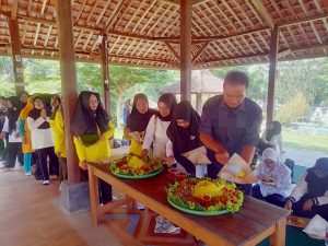 Perwakilan Para Lansia Dari Tiap Desa Sekecamatan Rajadesa