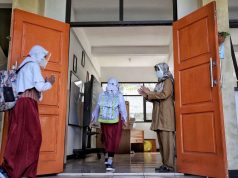 Dampak Erupsi Gunung Anak Krakatau, Sekolah Wajib Terapkan Penggunaan Masker