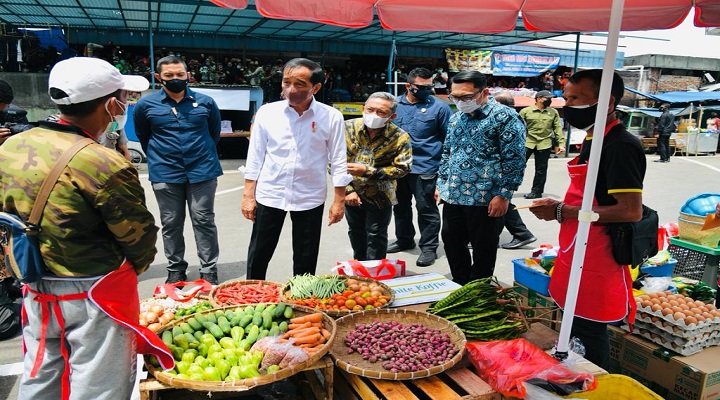 Pedagang Tradisional Senang Dapat BLT Pedagang