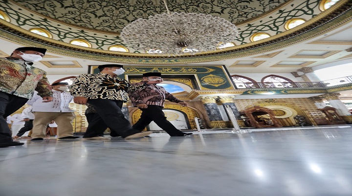 Kunker ke Jatim, Ridwan Kamil Ziarah ke Makam Syekh Syaikhona Kholil Ridwan Kamil