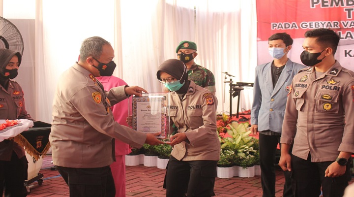 Kapolda Jabar Cek Pelaksanaan Vaksinasi Guna Kekebalan Tubuh Masyarakat Dan Percepatan Pemulihan Ekonomi Vaksinasi