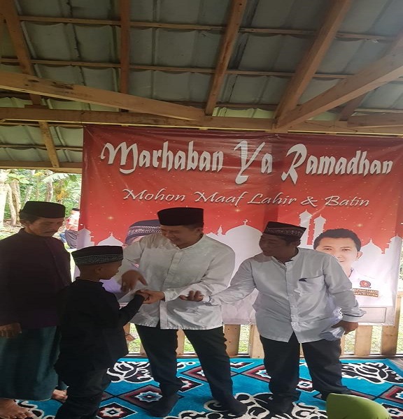 Road Show Ketua Satria Kabupaten Sukabumi”Teddy Setiadi”Di Sambut Hangat Masyarakat Desa Tenjolaya,Ini Ceritanya…… Teddy Setiadi