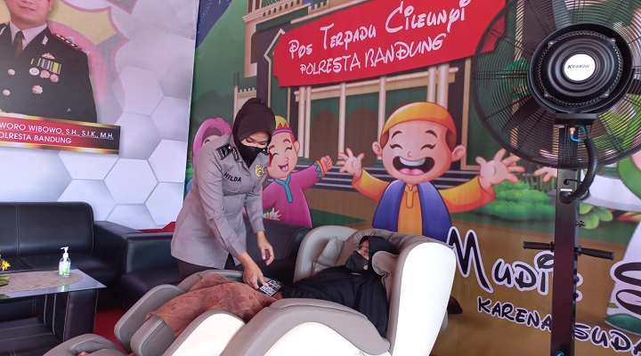 Kabid Humas Polda Jabar : Pelayanan Humanis Di Pos Terpadu Cileunyi Dipuji Pemudik Pelayanan Humanis