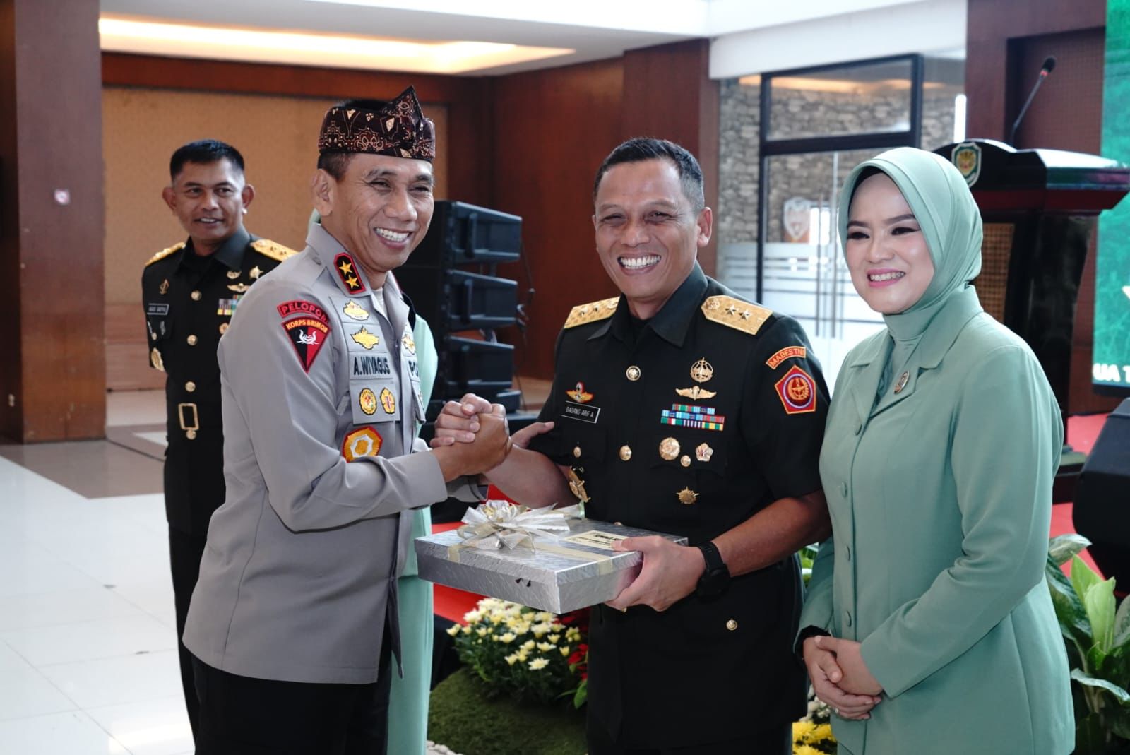 Kapolda Jabar Hadiri Serah Terima Jabatan Kasdam dan Irdam III/ Siliwangi