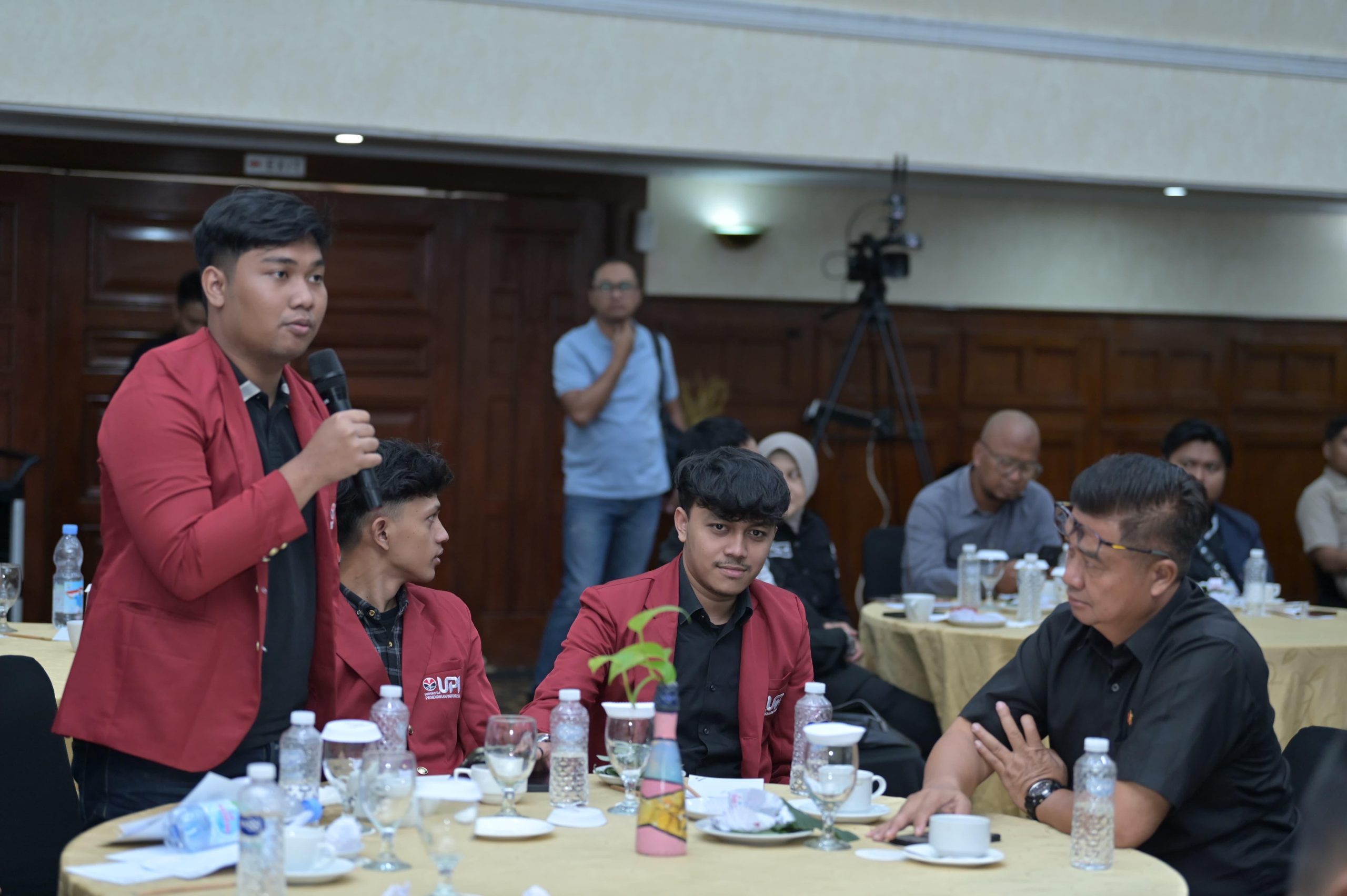 DIALOG PUBLIK DAN PENGUATAN INTEGRASI SOSIAL PASCA PILKADA 2024 DI JAWA BARAT