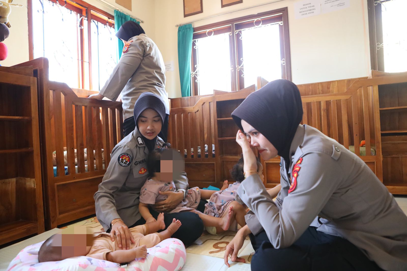 Tiga Polwan Penyayang, Pelindung Balita di Panti Asuhan Bayi Sehat Muhammadiyah Bandung