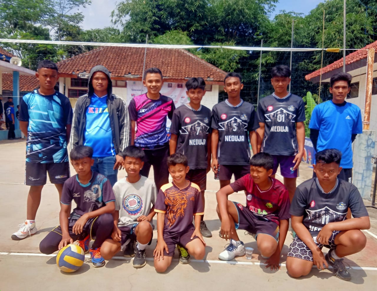 Tim Bola Voli Putra SMPN 2 Jatinagara Ikut Tarkam Desa Mulyasari