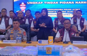 ‎ ‎*Bandar Pemilik Obat Keras Tertentu Diamankan, 99 Ribu Obat Keras Tertentu Disita*