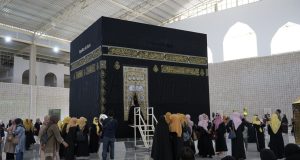 Plaza Haji Al Qosbah Hadirkan Sensasi Manasik Haji, Umrah, dan Naik Unta