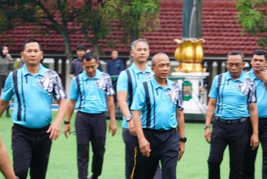 *Sinergi Tanpa Batas, Kodam III/Siliwangi dan Polda Jabar Olahraga Bersama di Kota Bandung*