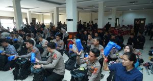 Polda Jabar Siapkan Perlengkapan Memadai, Utamakan Keselamatan Pendaki Dalam Aksi Bakti Lingkungan Di Gunung Gede Pangrango