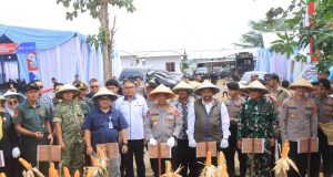 Polda Jabar Panen Raya Jagung di Indramayu, Kapolda Jabar : Ketahanan Pangan Butuh Sinergi Semua Pihak