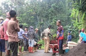 Patut Di Acungi Jempol, Warga Cugantang Rereongan Mengumpulkan Dana Untuk Bangun Jalan