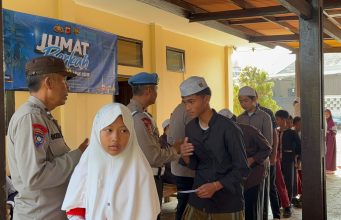 Jumat Berkah Serentak, Polisi Santuni 1.000 Anak Yatim di 20 Polsek