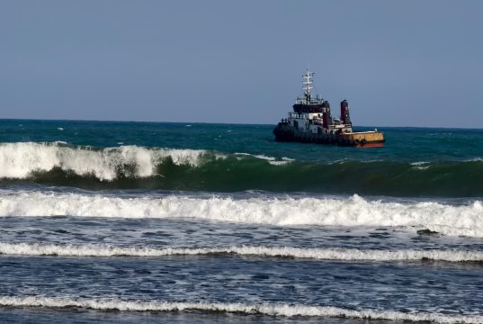 DITPOLAIRUD POLDA JABAR DALAMI PENANGANAN KANDASNYA TONGKANG PEMUAT BATU BARA DI PERAIRAN PANGANDARAN