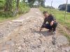 Warga Keluhkan Jalan Nagarajaya, Nagarajati Blok Cigerang Rusak Parah