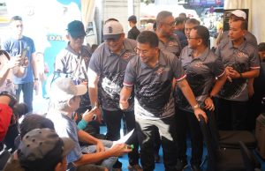 Dekati Masyarakat di CFD Dago, Polda Jabar Hadirkan Layanan SIM Keliling dan Sapa Warga