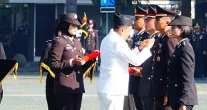 Hari Bhayangkara Ke-80, Polda Jabar Berikan Penghargaan untuk Anggota Berprestasi