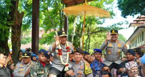 Sertijab di Polda Jabar, Komjen Pol. Dr. Rudi Setiawan, Lakukan Estafet Kepemimpinan kepada Irjen Pol. Dr. Pipit Rismanto
