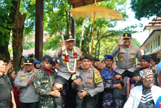 Sertijab di Polda Jabar, Komjen Pol. Dr. Rudi Setiawan, Lakukan Estafet Kepemimpinan kepada Irjen Pol. Dr. Pipit Rismanto
