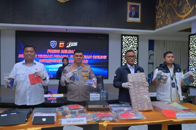 Polda Jabar Bongkar Dugaan Jaringan Perjudian Online DAZZLIVE, 11 Orang Jadi Tersangka