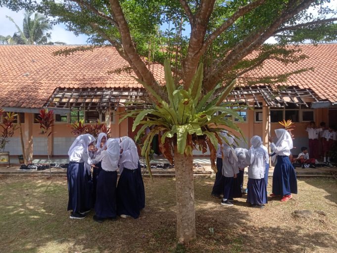 SANGAT MENYEDIHKAN,ðŸ˜ðŸ˜ MPLS SMPN 3 RAJADESA KONDISI BANGUNAN RUSAK PARAH