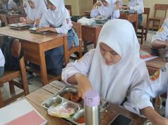 Dapur Bojong Longok 02 Salurkan MBG Ke 355 Siswa SMK YAPAN Parakansak