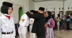 Helmi Purnama Kukuhkan 32 Paskibraka Sukajaya 2026, Sebut Mereka Generasi Terpilih Penjaga Spirit Kebangsaan