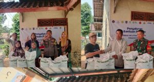 Penyaluran Bantuan Pangan di Desa Ragemanunggal Berjalan Lancar, Kaur Kesra Ingatkan Warga Soal Dampak Judol dan Pinjol