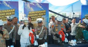 Sisi Humanis Razia Knalpot Brong Polda Jabar: Edukasi Pengendara Hingga Ganti Knalpot Sukarela