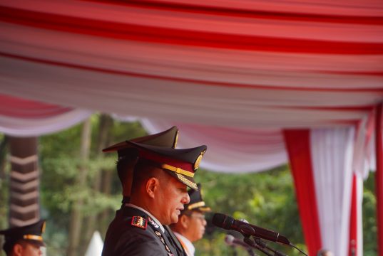 Kapolresta Bandung Hadiri Upacara HUT ke-81 RI di Lapangan Upakarti